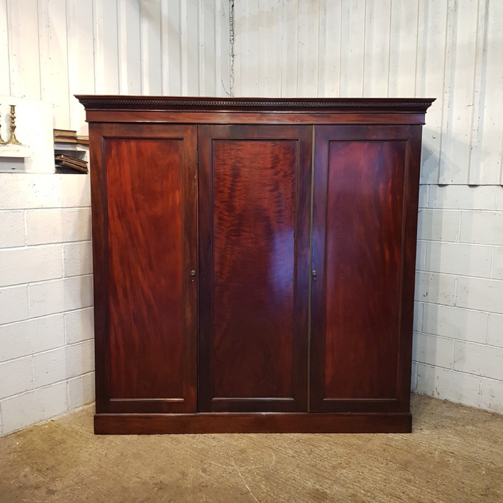 ANTIQUE LATE VICTORIAN REGENCY MAHOGANY TRIPLE WARDROBE C1890 View VI