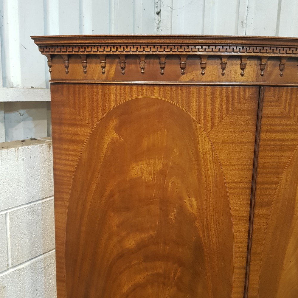 ANTIQUE EDWARDIAN REGENCY MAHOGANY BOW FRONT DOUBLE WARDROBE C1900 View II