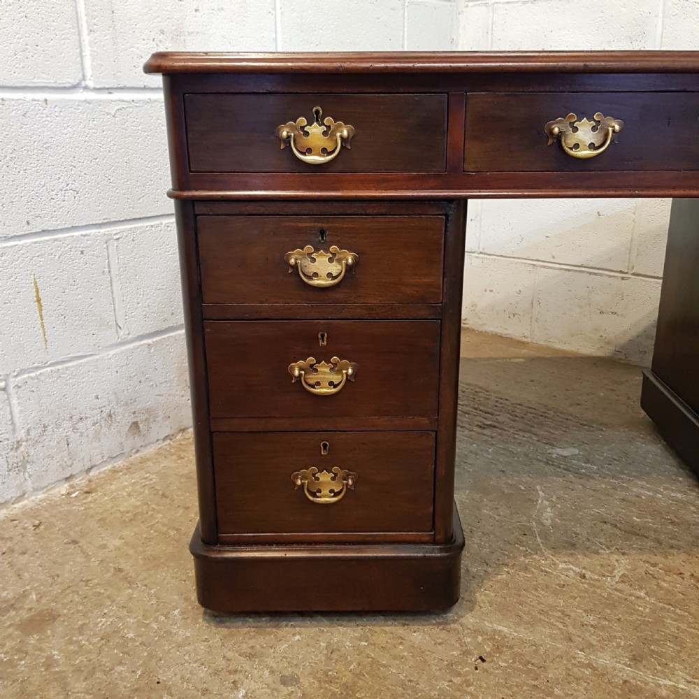 ANTIQUE VICTORIAN MAHOGANY PEDESTAL DESK C1880 View III
