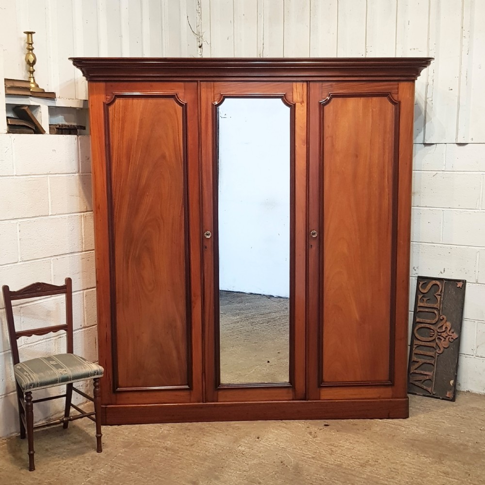 ANTIQUE VICTORIAN MAHOGANY TRIPLE WARDROBE COMPACTUM C1880