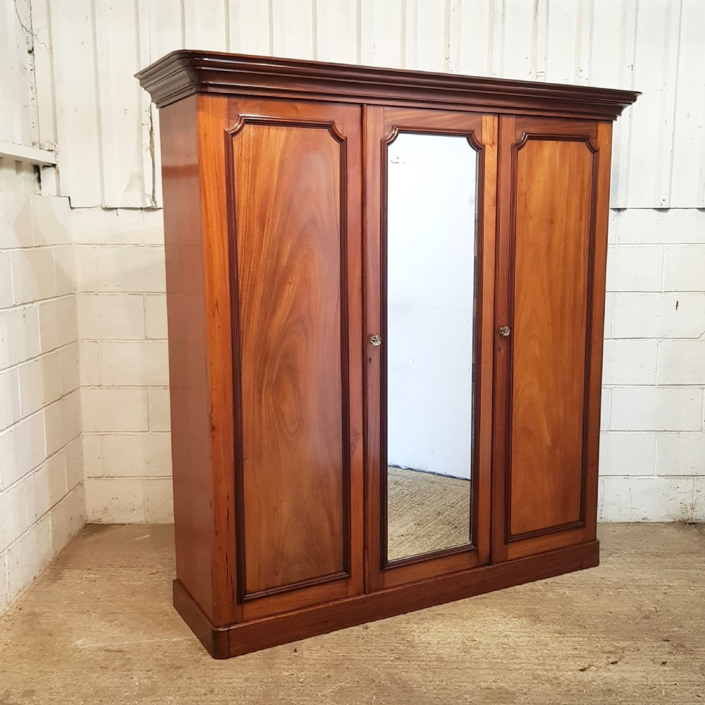 ANTIQUE VICTORIAN MAHOGANY TRIPLE WARDROBE COMPACTUM C1880 View VI