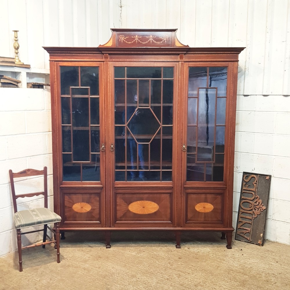 ANTIQUE EDWARDIAN LARGE INLAID MAHOGANY ASTRAGAL GLAZD BOOKCASE C1900
