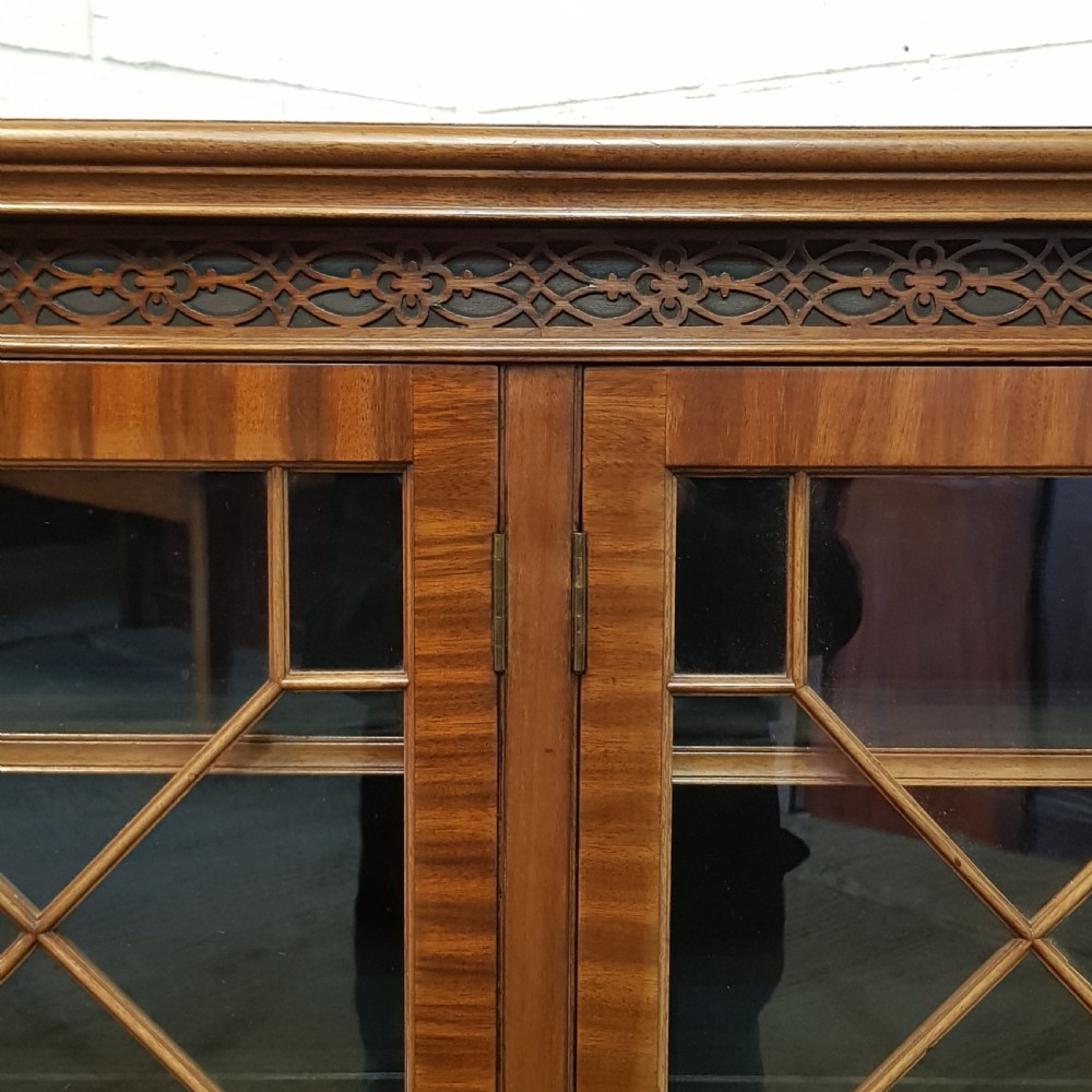 ANTIQUE LATE VICTORIAN MAHOGANY ASTRAGAL GLAZED BOOKCASE C1890 View IV