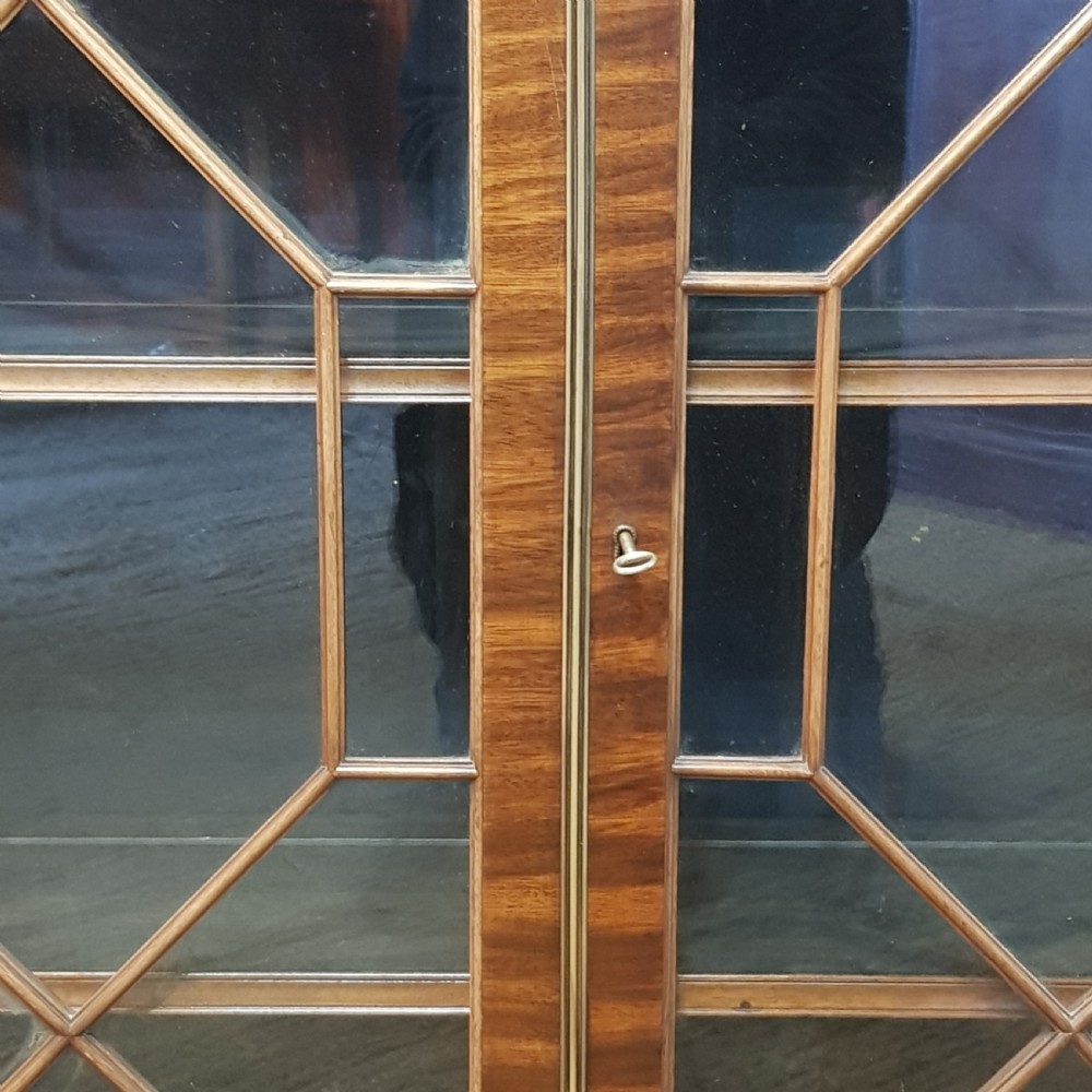 ANTIQUE LATE VICTORIAN MAHOGANY ASTRAGAL GLAZED BOOKCASE C1890 View VII
