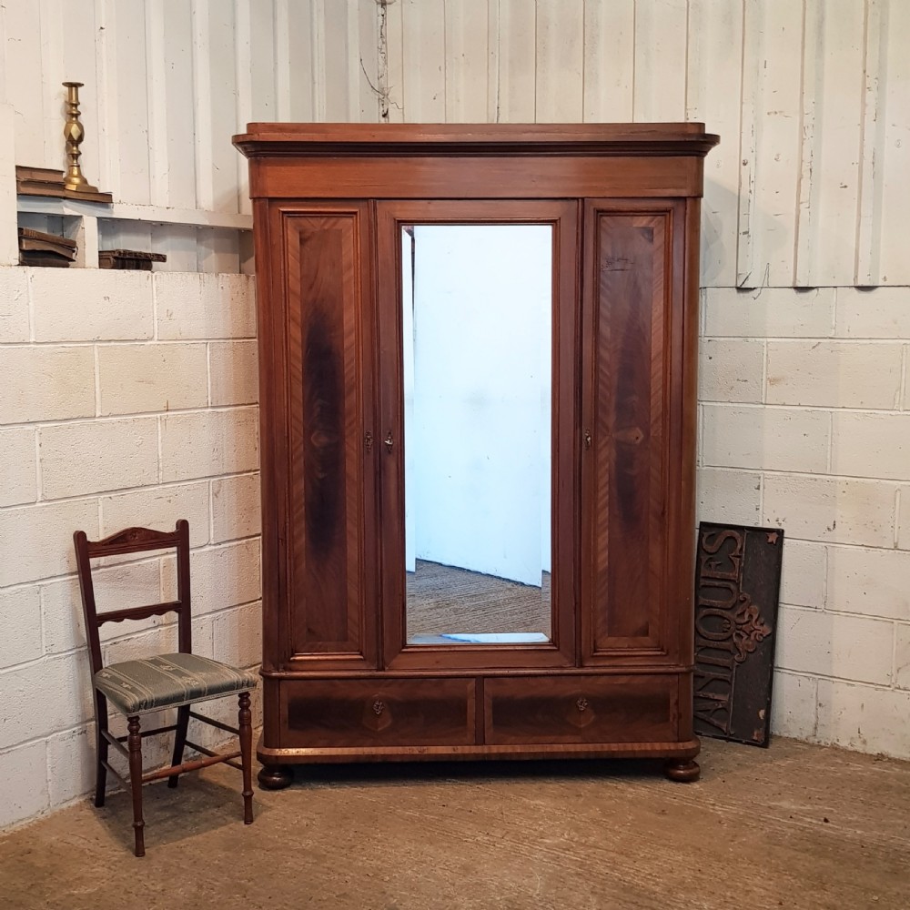ANTIQUE 19th CENTURY WALNUT ARMOIRE C1890