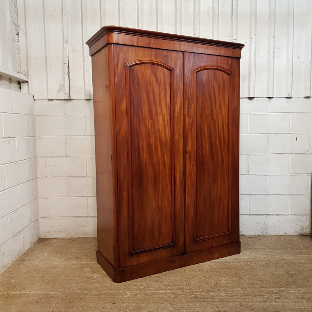 ANTIQUE VICTORIAN MAHOGANY DOUBKE WARDROBE C1880 View III