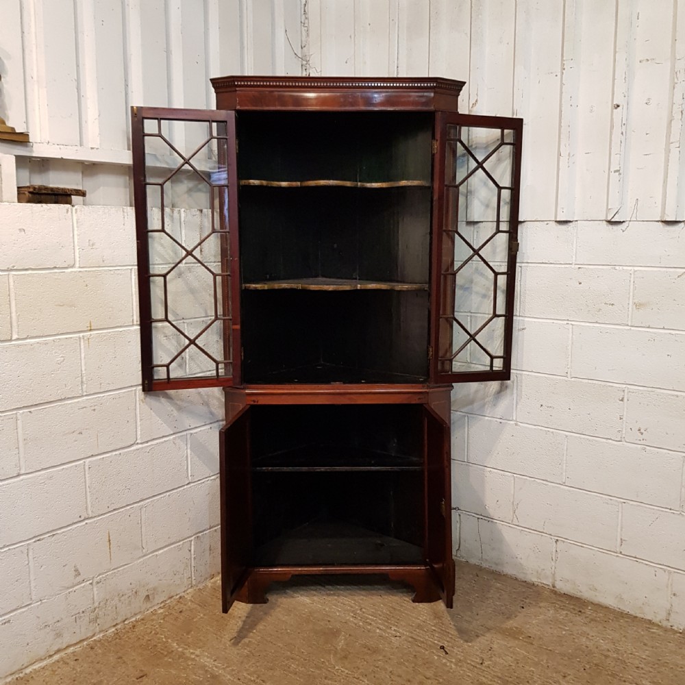 ANTIQUE REGENCY MAHOGANY ASTRAGAL GLAZED CORNER CUPBOARD C1820 View II