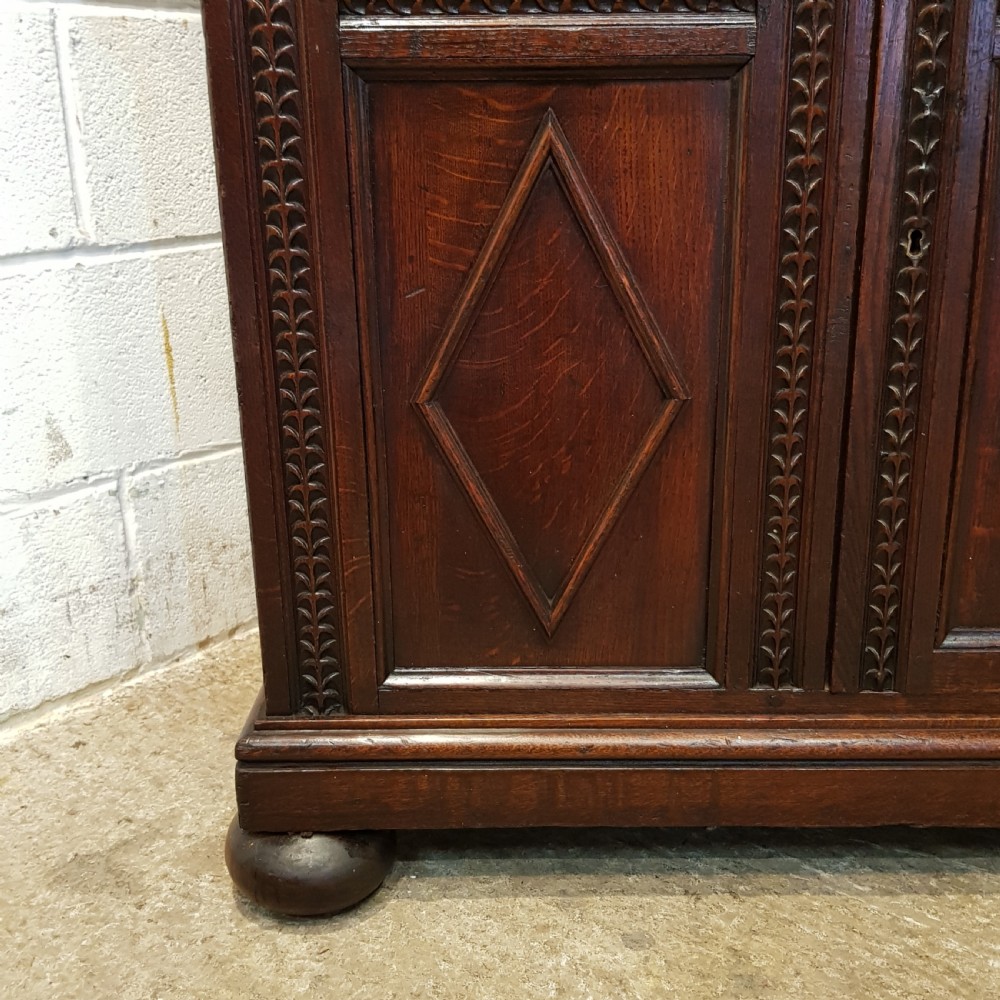 ANTIQUE LATE 18TH CENTURY CARVED OAK COURT CUPBOARD C1780-90 View VII