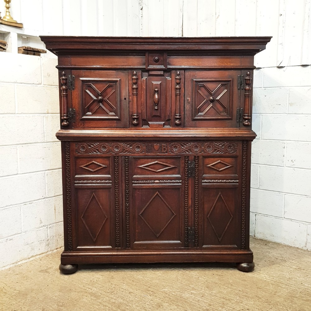 ANTIQUE LATE 18TH CENTURY CARVED OAK COURT CUPBOARD C1780-90 View IX
