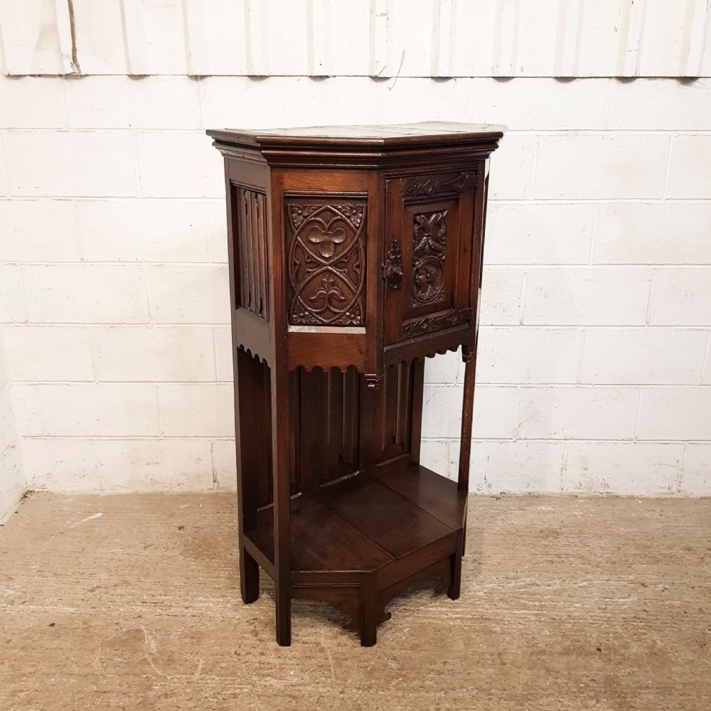 ANTIQUE 18th CENTURY PERIOD CARVED JOINED  OAK CUPBOARD C1760-80 View IV