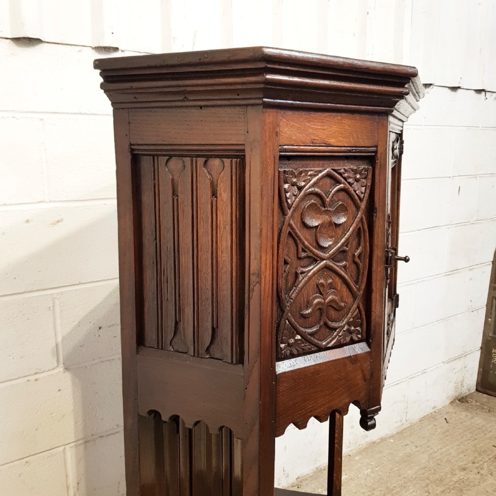 ANTIQUE 18th CENTURY PERIOD CARVED JOINED  OAK CUPBOARD C1760-80 View VIII