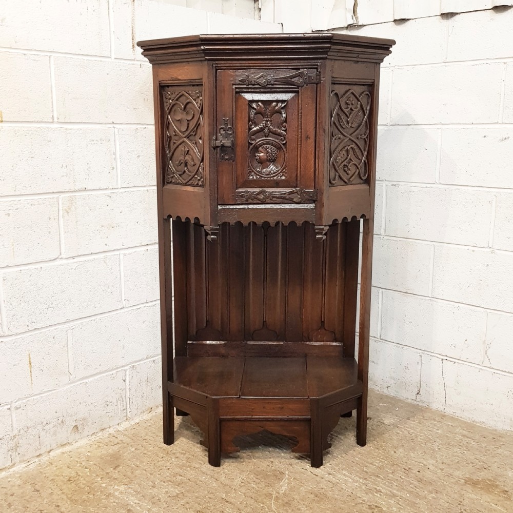 ANTIQUE 18th CENTURY PERIOD CARVED JOINED  OAK CUPBOARD C1760-80 View IX
