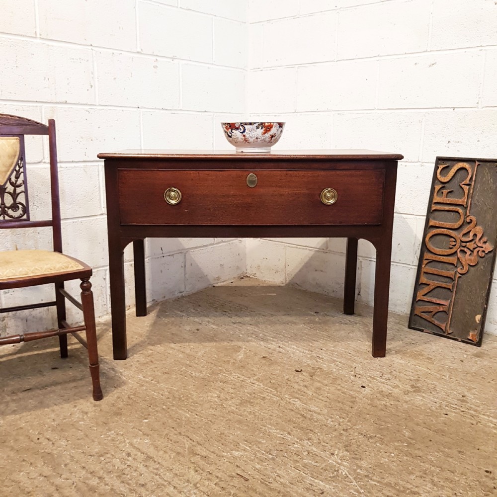 ANTIQUE 18TH CENTURY PERIOD MAHOGANY SIDE TABLE C1780