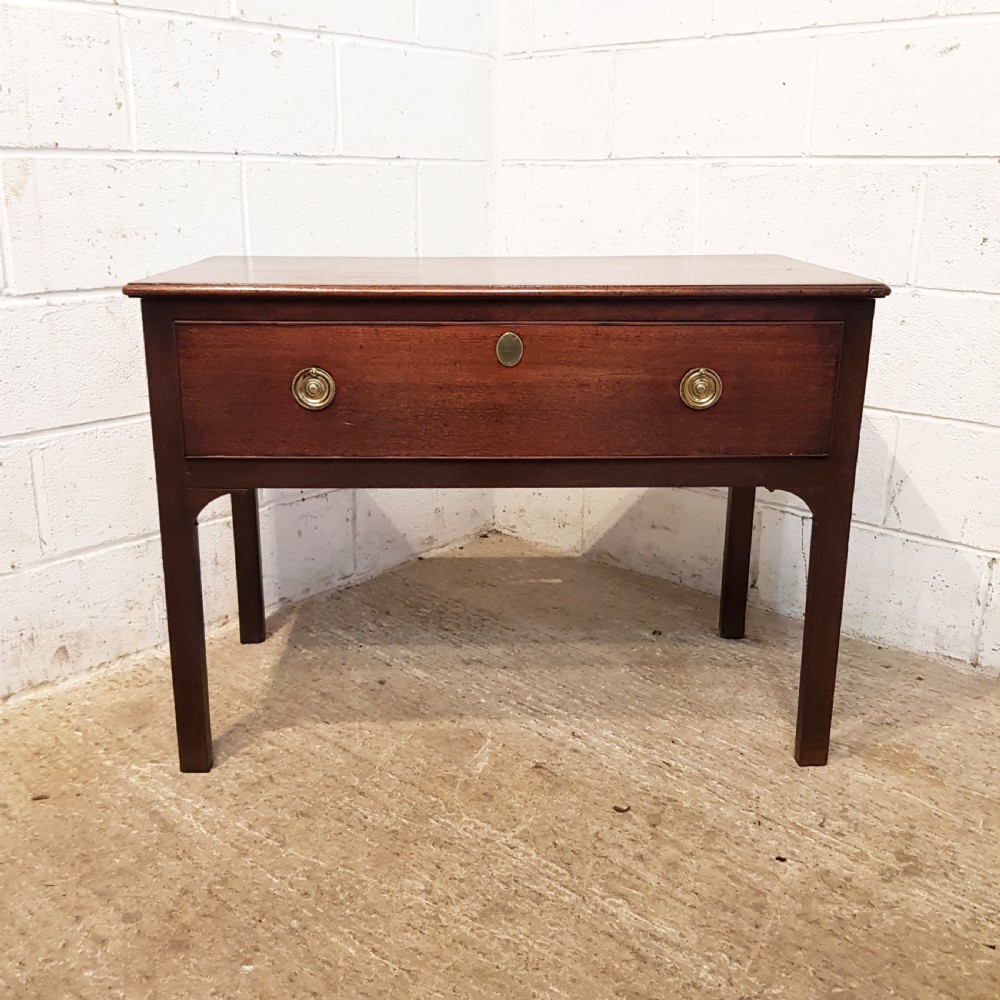 ANTIQUE 18TH CENTURY PERIOD MAHOGANY SIDE TABLE C1780 View II
