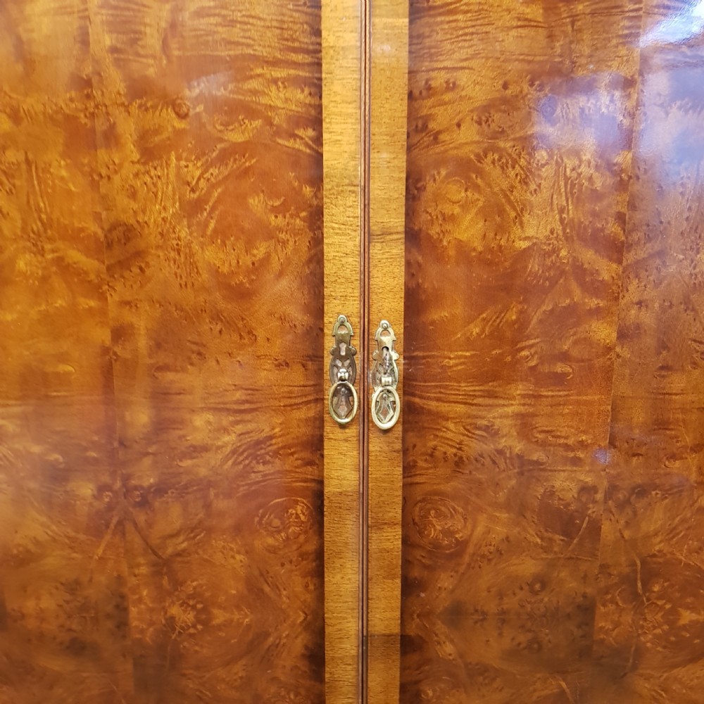 ANTIQUE WARING & GILLOWS  BURR WALNUT QUEEN ANEE FITTED WARDROBE C1920 View IV