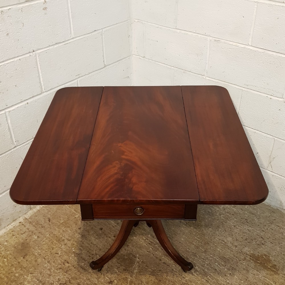 ANTIQUE REGENCY MAHOGANY PEMBROKE TABLE C1820 View II