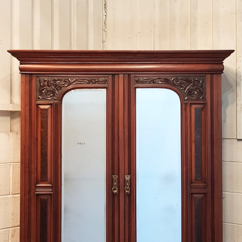 ANTIQUE ART NOUVEAU BURR WALNUT DOUBKE WARDROBE C1890 View III