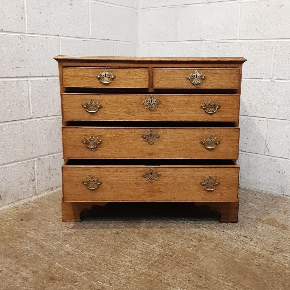 ANTIQUE 18TH CENTURY LIGHT OAK DWARF CHEST OF DRAWERS C1780 View III