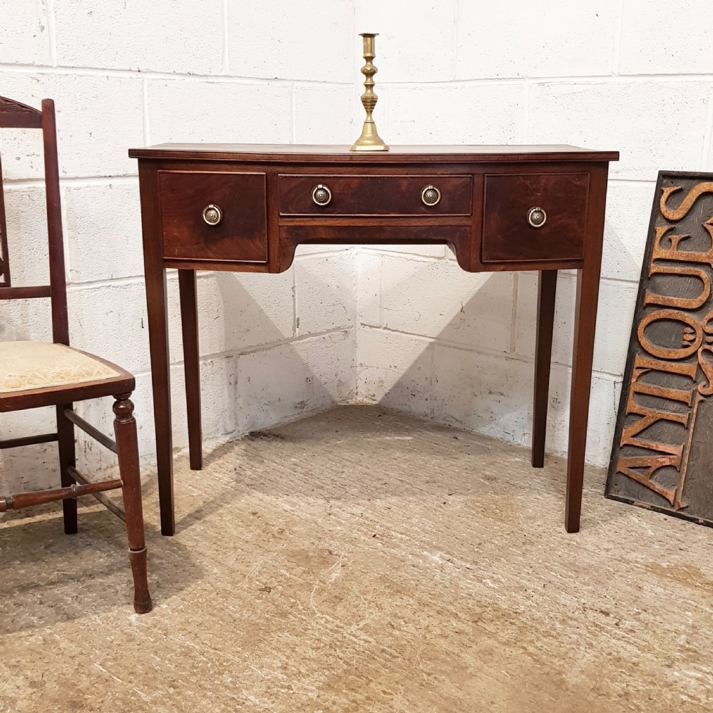 ANTIQUE REGENCY MAHOGANY BOW FRONT SIDE TABLE C1820