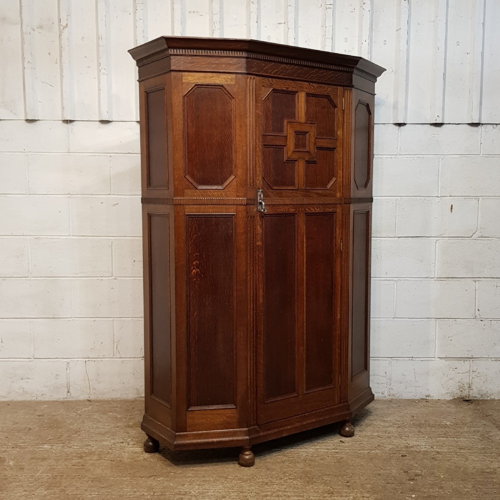 ANTIQUE EDWARDIAN OAK GEOMETRIC HALL ROBE C1900 View II