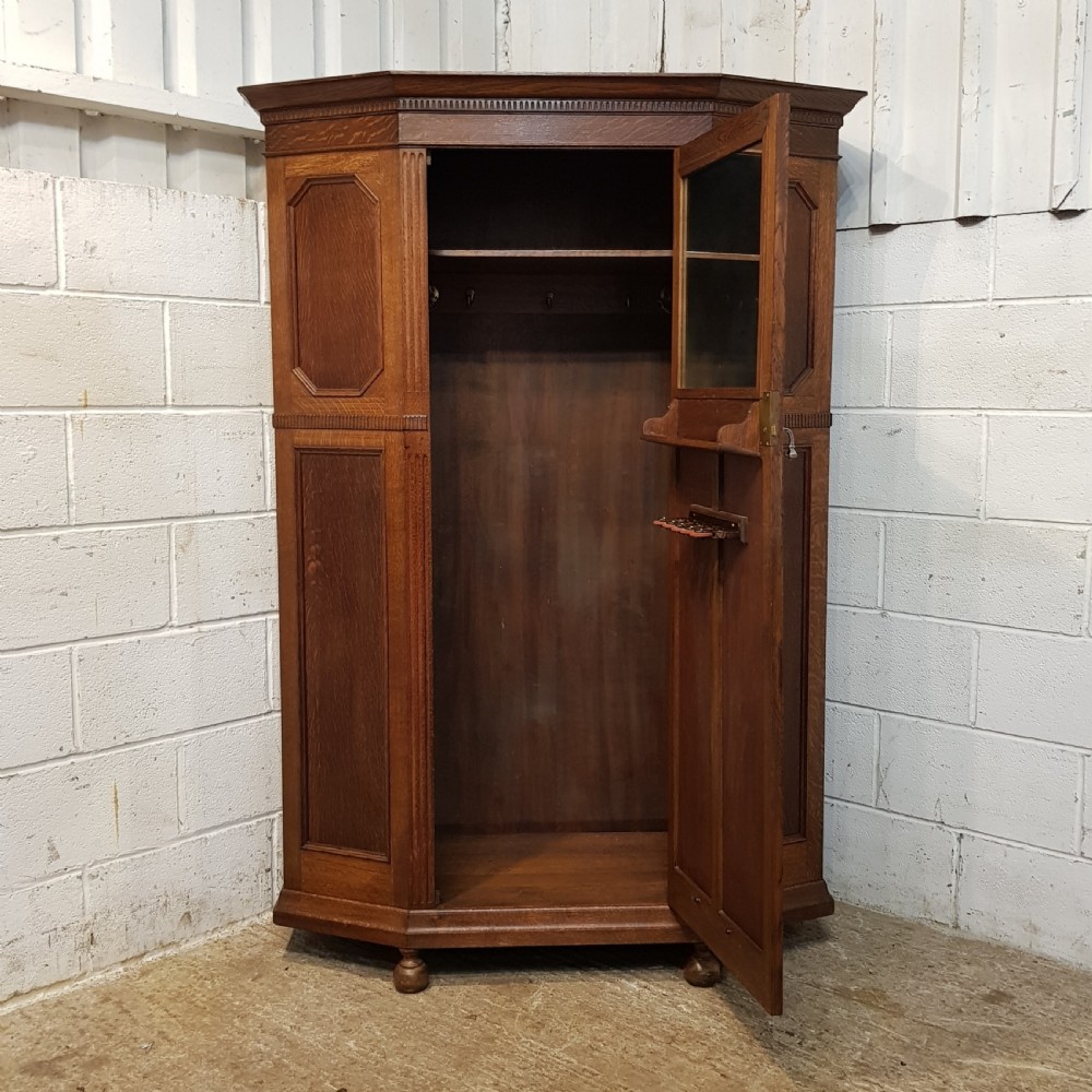 ANTIQUE EDWARDIAN OAK GEOMETRIC HALL ROBE C1900 View IV