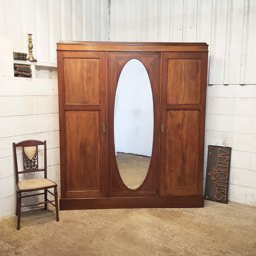 ANTIQUE EDWARDIAN MAHOGANY TRIPLE WARDROBE C1900