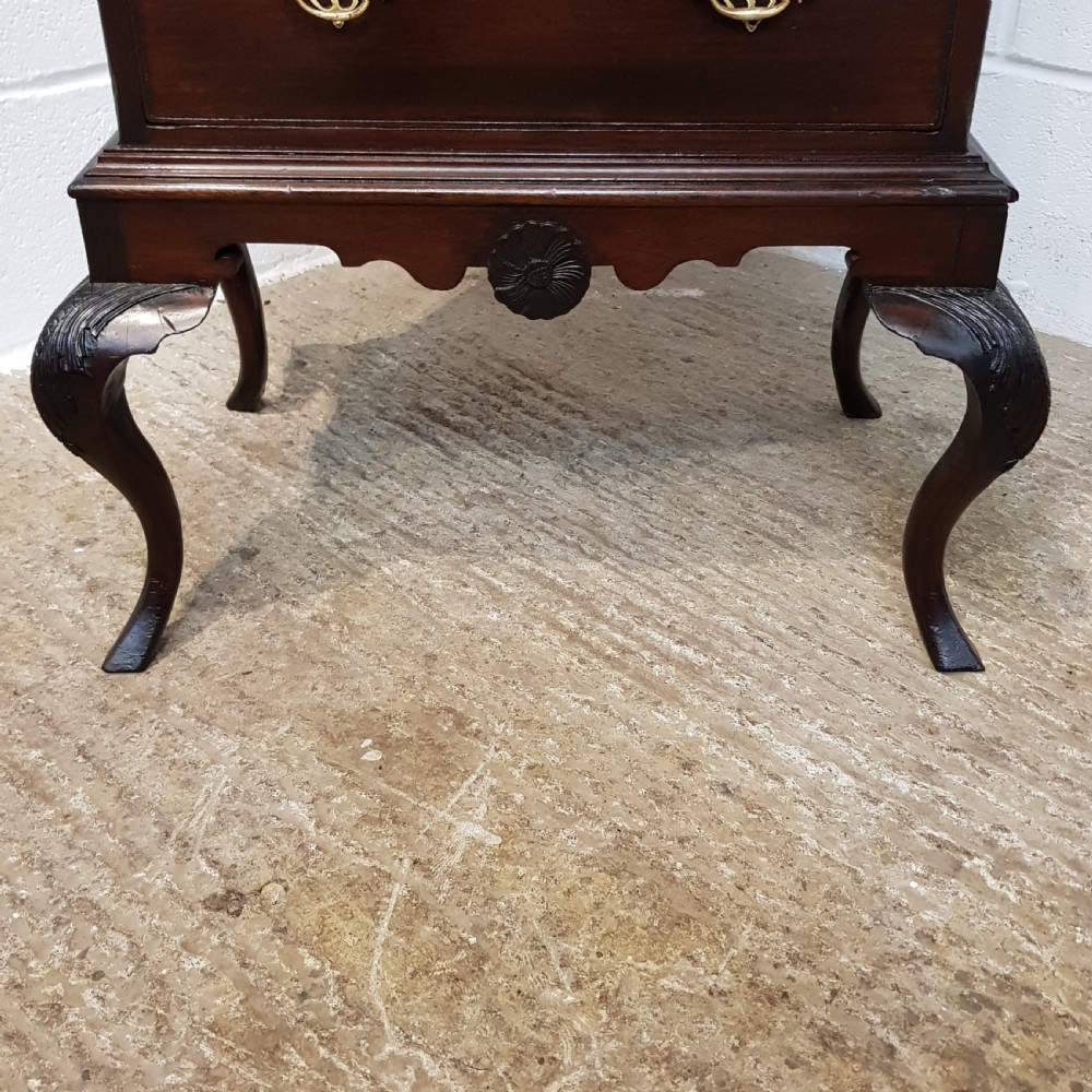 ANTIQUE EARLY VICTORIAN DMALL CUBAN MAHOGANY CHEST OF DAWERS C1840 View III