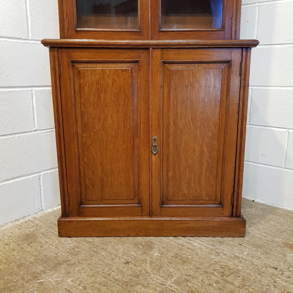 ANTIQUE VICTORIAN TALL NARROW OAK LIBRARY BOOKCASE C 1880 View V