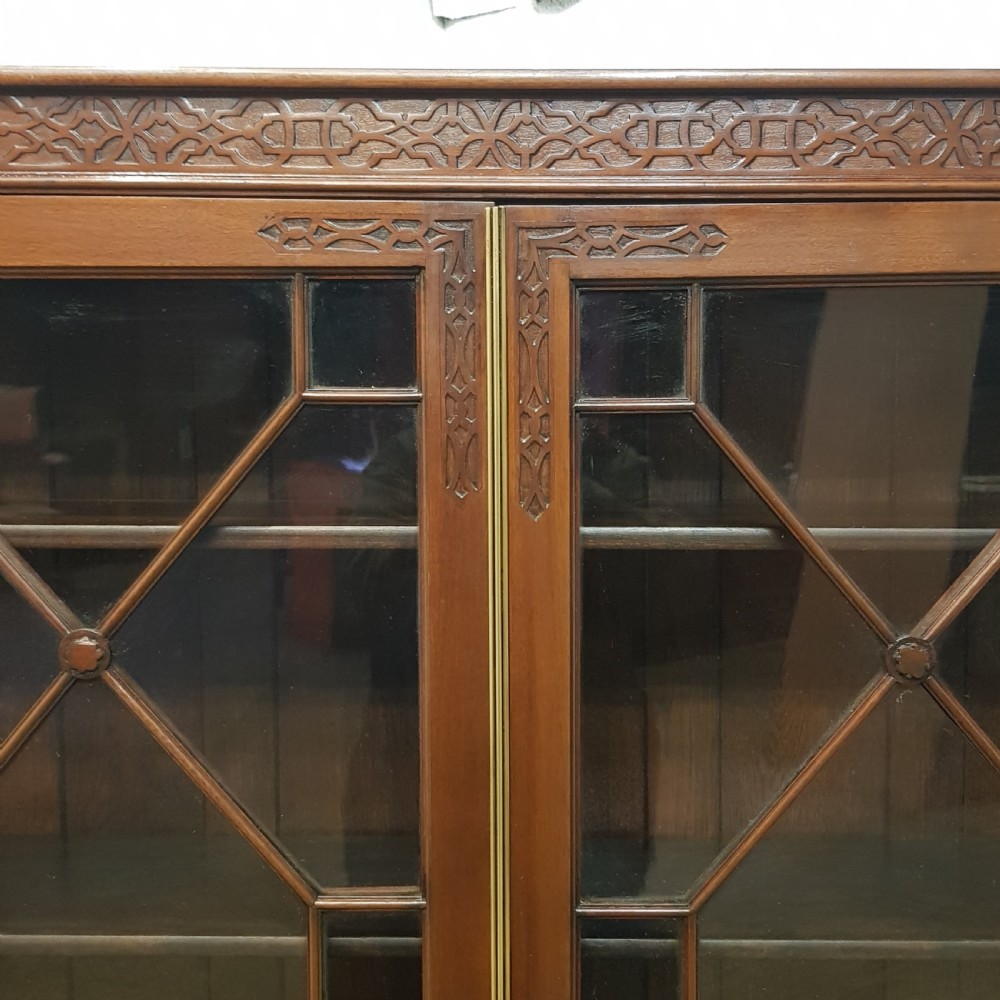 ANTIQUE EDWARDIAN CHIPPENDALE MAHOGANY ASTRAGAL GLAZED BOOKCASE C1900 View IV