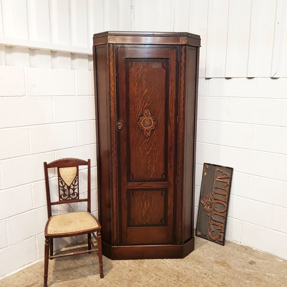 ANTIQUE CARVED OAK HALL WARDROBE C1920