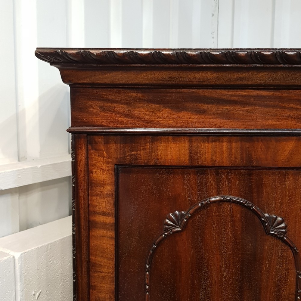 ANTIQUE LATE VICTORIAN CHIPPENDALE MAHOGANY TRIPLE WARDROBE C1890 View V