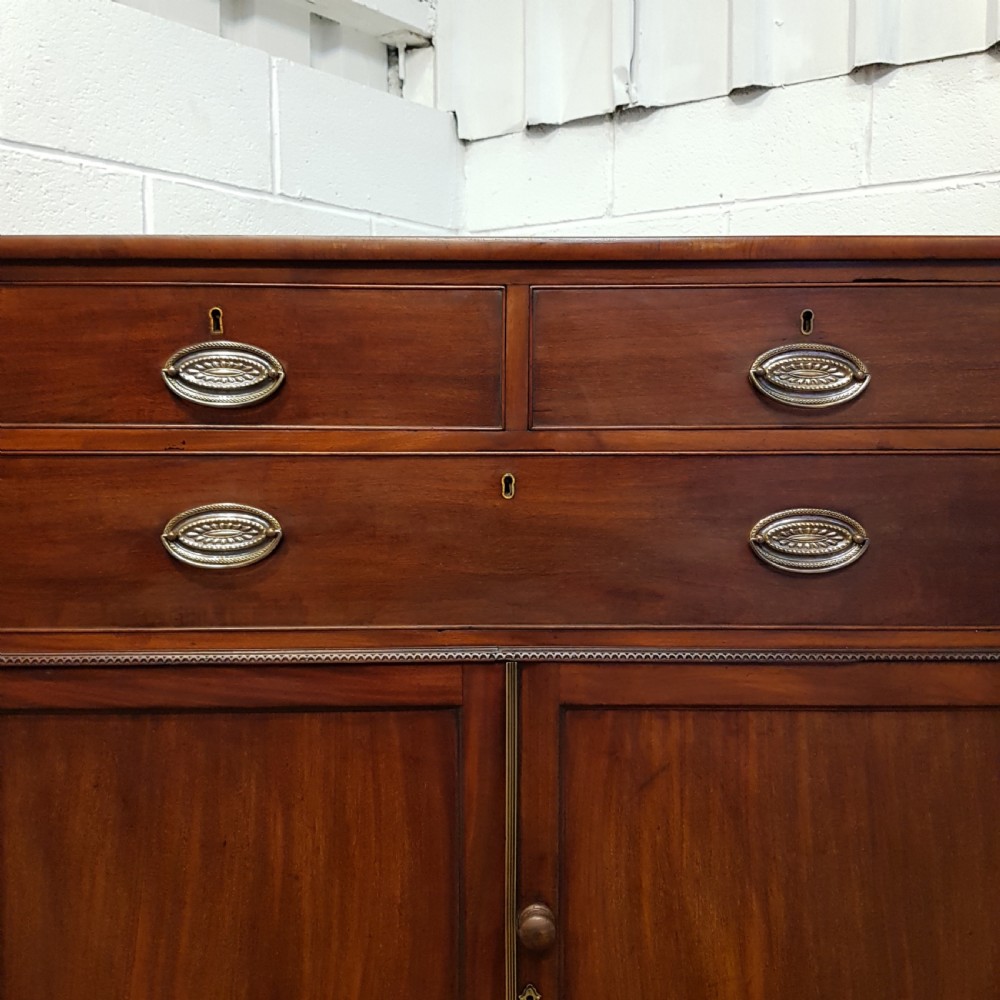 ANTIQUE REGENCY MAHOGANY DWARF CLOTHES LINEN PRESS C 1820 View III