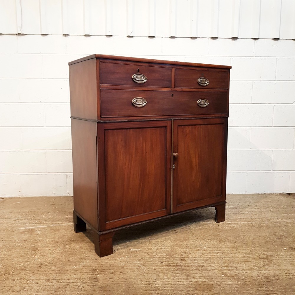 ANTIQUE REGENCY MAHOGANY DWARF CLOTHES LINEN PRESS C 1820 View V