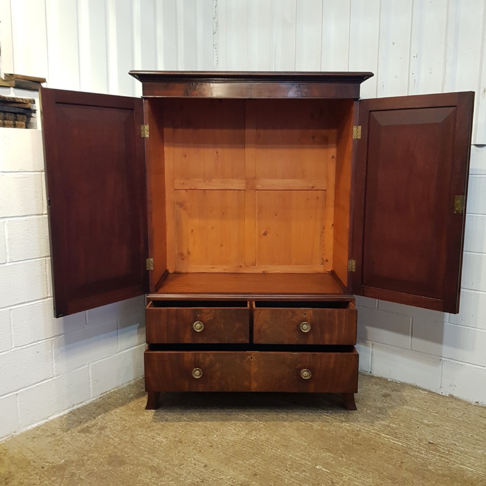 ANTIQUE REGENCY MAHOGANY CLOTHES PRESS C1820 View II