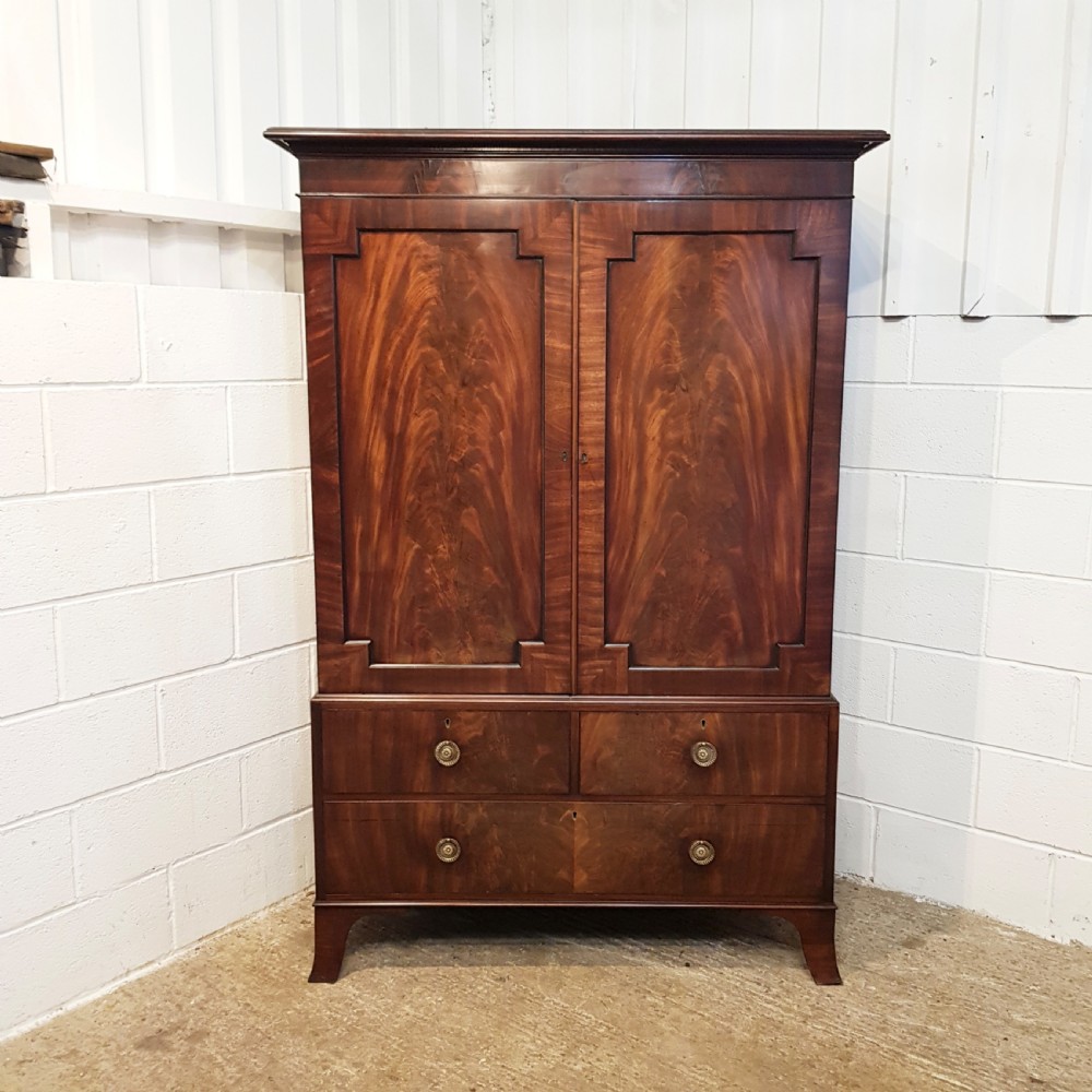 ANTIQUE REGENCY MAHOGANY CLOTHES PRESS C1820 View III