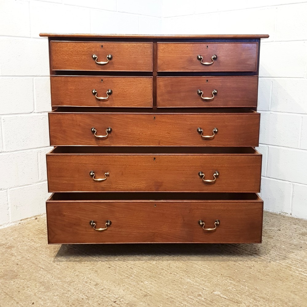ANTIQUE LATE 18TH CENTURY MAHOGANY CHEST OF DRAWERS C1790 View V