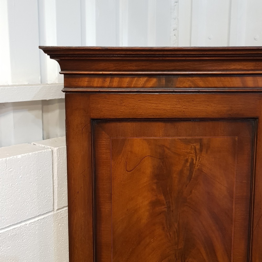 ANTIQUE EDWARDIAN. MAHOGANY DOUBLE WARDROBE C1900 View VI