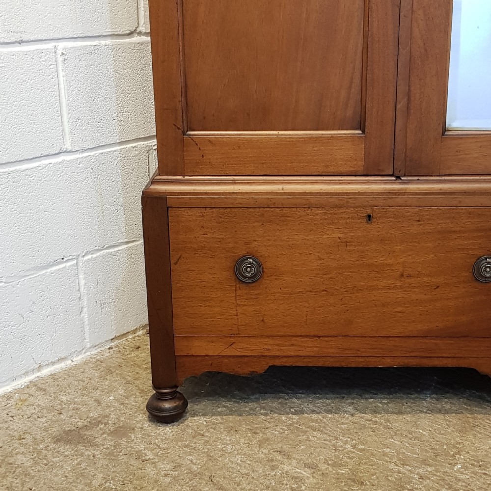 ANTIQUE EDWARDIAN WALNUT SMALL TRIPLE WARDROBE C1900 View III