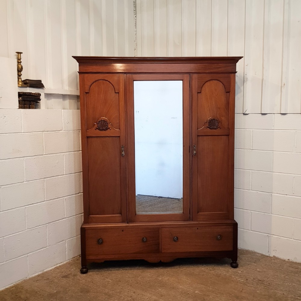 ANTIQUE EDWARDIAN WALNUT SMALL TRIPLE WARDROBE C1900 View IV