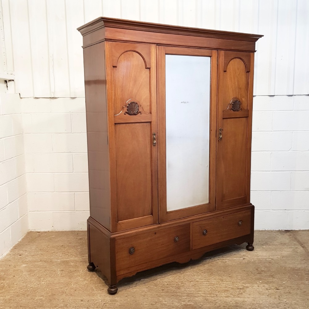 ANTIQUE EDWARDIAN WALNUT SMALL TRIPLE WARDROBE C1900 View VI