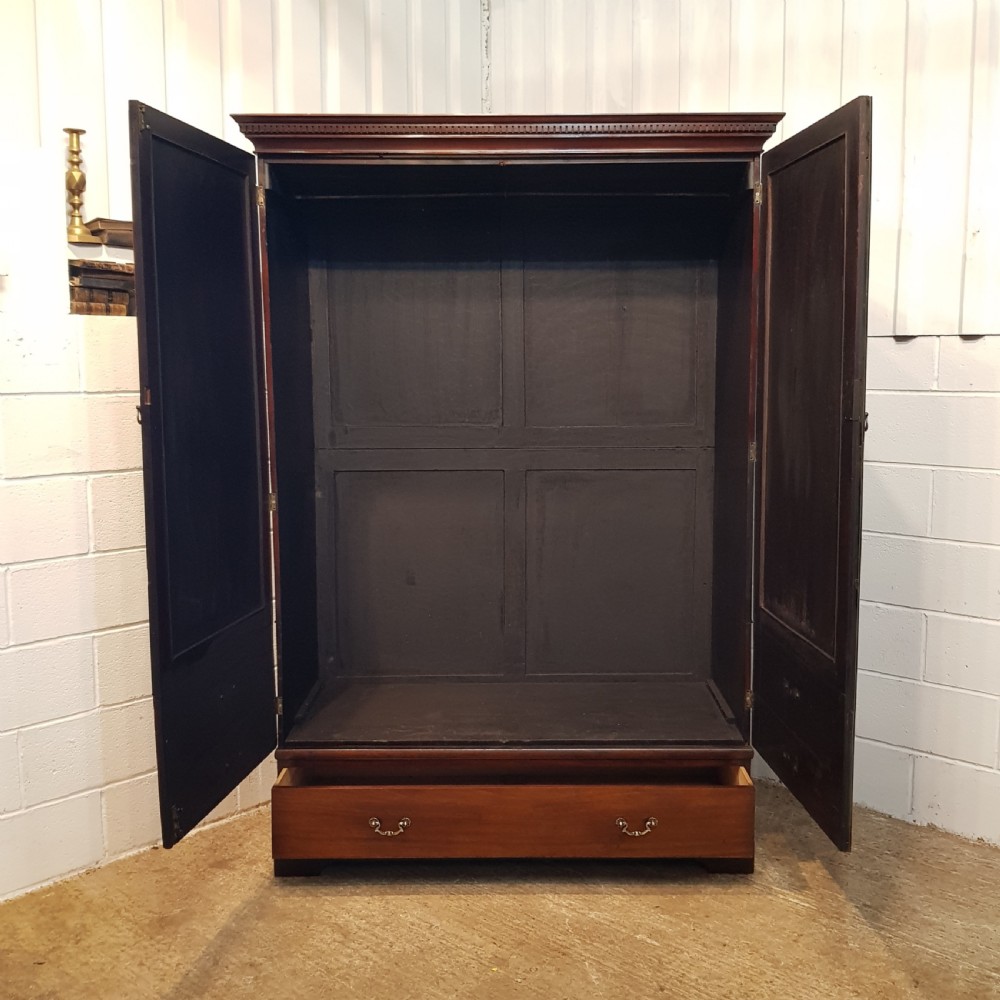 ANTIQUE LATE 18TH CENTURY INLAID MAHOGANY DOUBKE WARDROBE C1790 View VI
