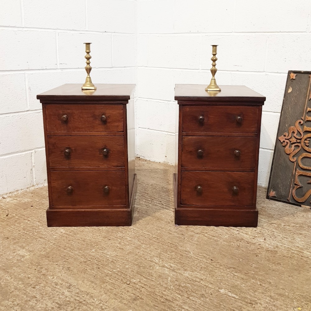 ANTIQUE PAIR VICTORIAN MAHOGANY BEDSIDE CHESTS c 1880