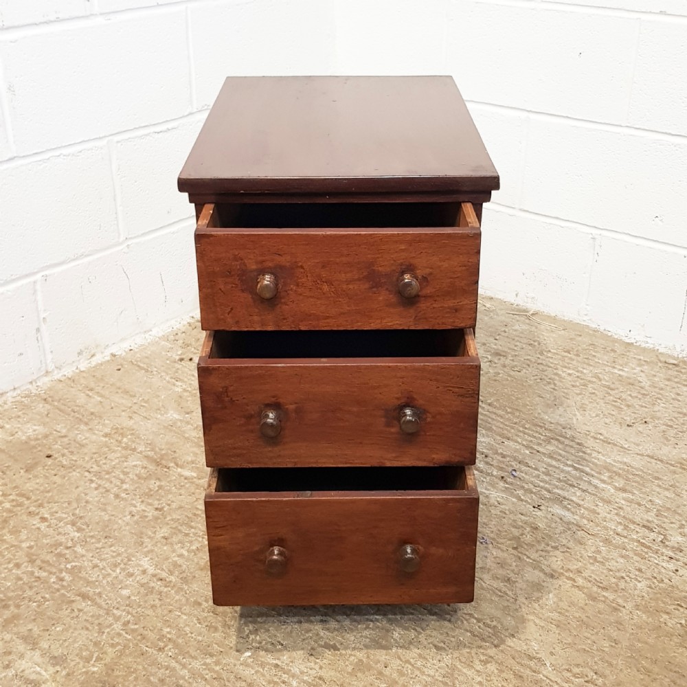 ANTIQUE PAIR VICTORIAN MAHOGANY BEDSIDE CHESTS c 1880 View IV