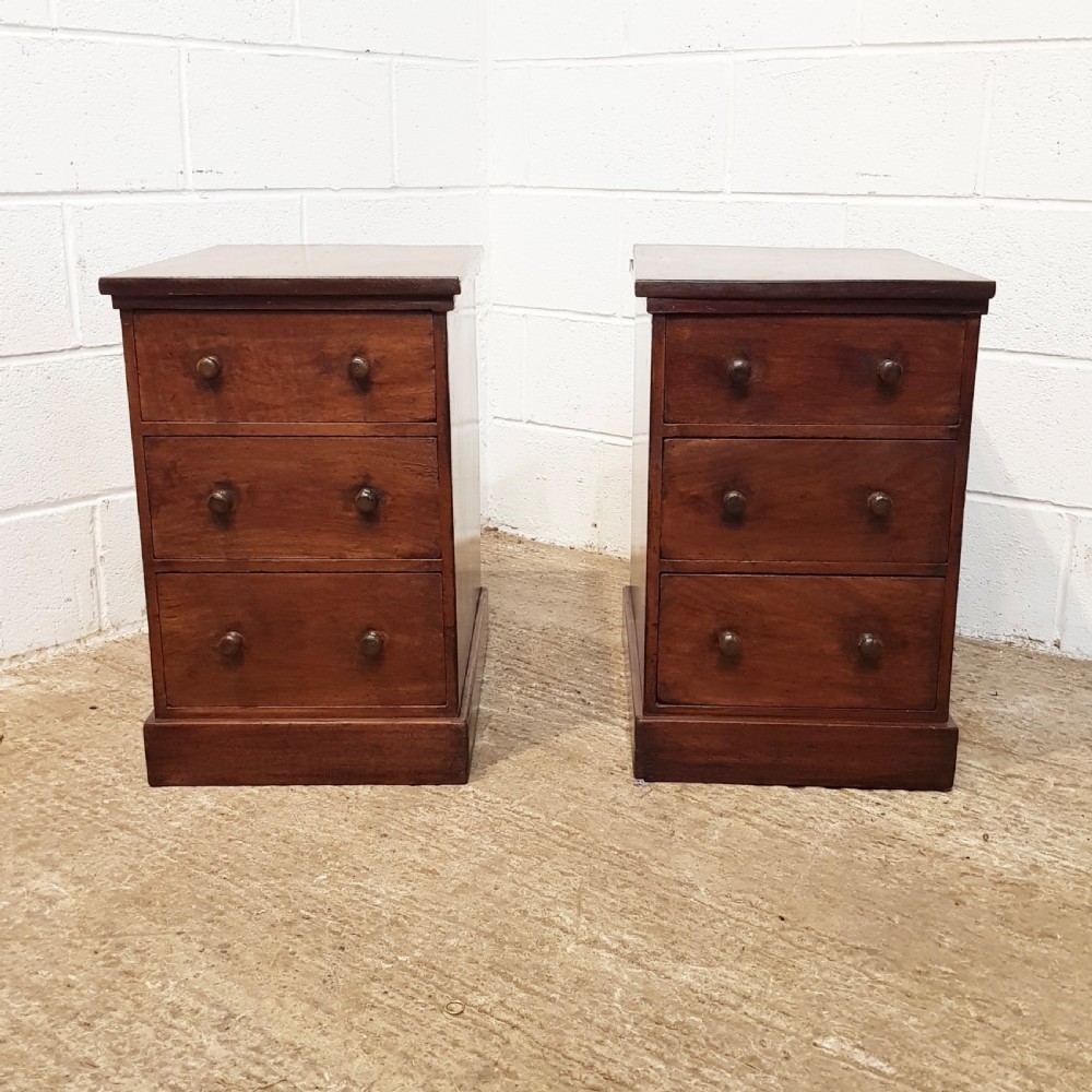 ANTIQUE PAIR VICTORIAN MAHOGANY BEDSIDE CHESTS c 1880 View VI