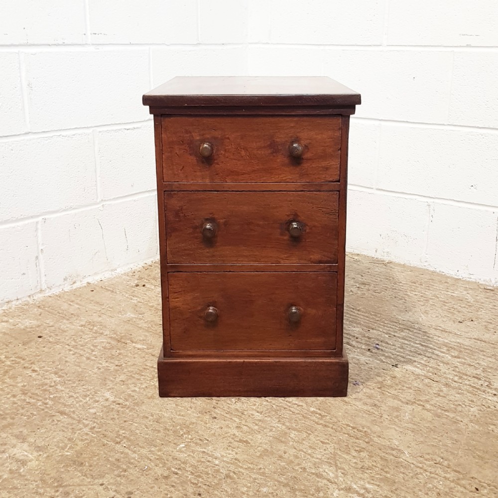 ANTIQUE PAIR VICTORIAN MAHOGANY BEDSIDE CHESTS c 1880 View VIII