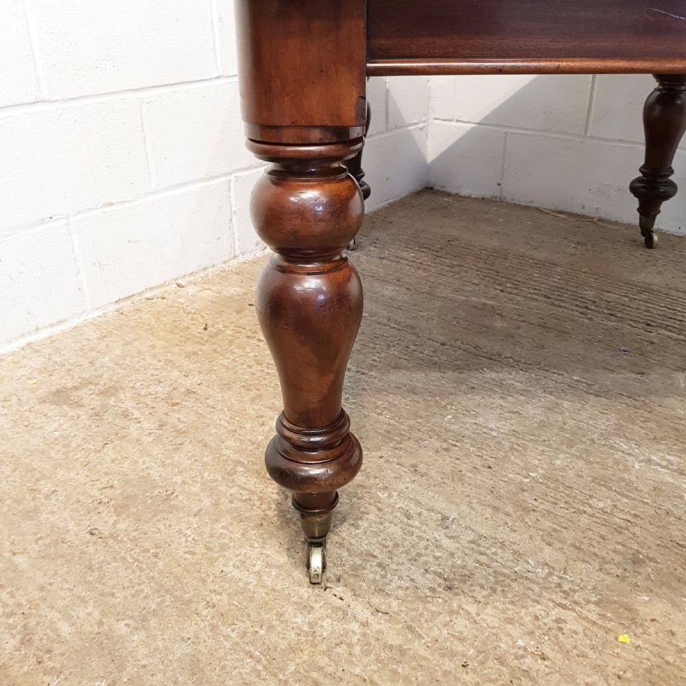ANTIQUE VICTORIAN MAHOGANY EXTENDING DINING TABLE C1880 & SEATS UP TO TEN  View II