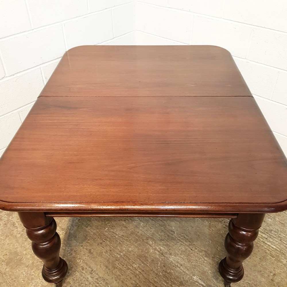ANTIQUE VICTORIAN MAHOGANY EXTENDING DINING TABLE C1880 & SEATS UP TO TEN  View III