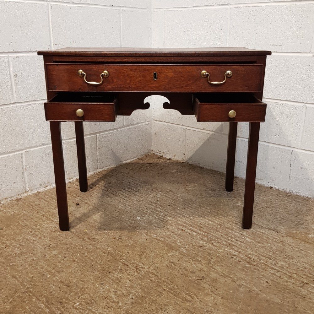 ANTIQUE 18TH CENTURY MAHOGANY LOWBOY C1780 View IV