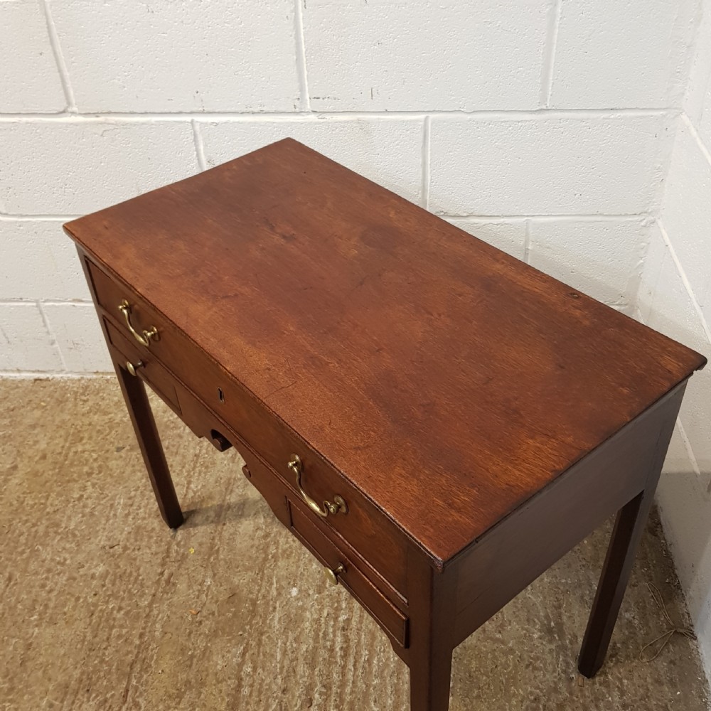 ANTIQUE 18TH CENTURY MAHOGANY LOWBOY C1780 View VI