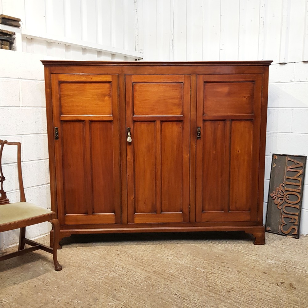 ANTIQUE VICTORIAN MAHOGANY LINEN CUPBOARD C1880